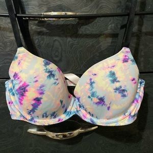 Women’s Victoria Secret Bra!